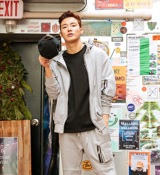 (M-4XL)<BR>누구나 带帽拉链