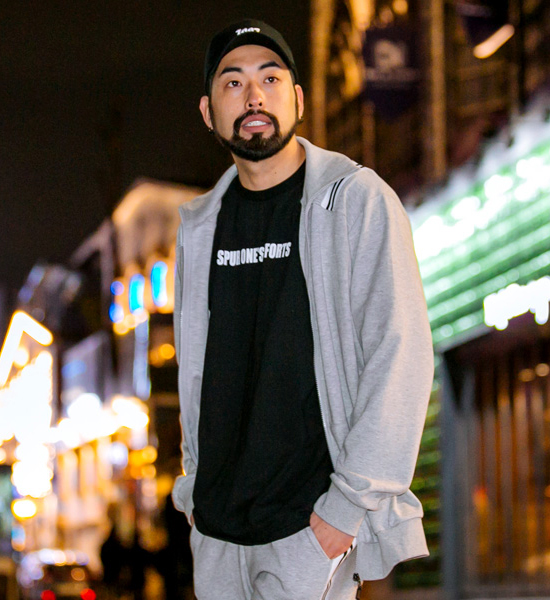 (M-4XL)<BR>반기다 拉链卫衣