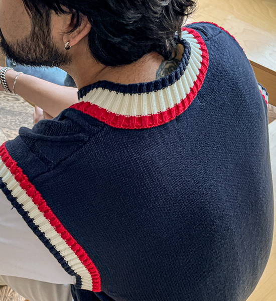 (L-4XL)<br>아로야 V字领 马甲