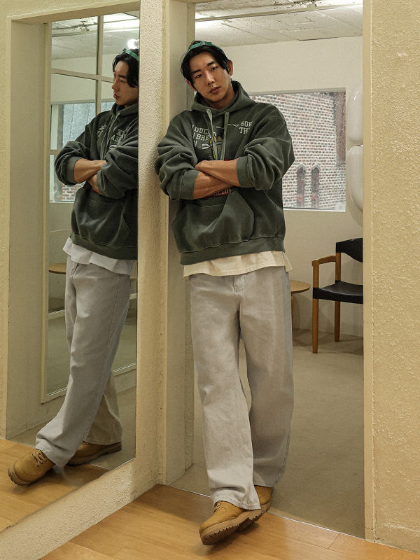 아스완 颜料 带帽T恤