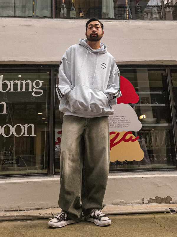 칼라마키 带帽T恤 T362